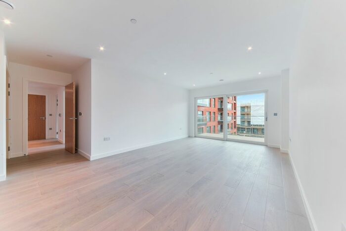 2 Bedroom Flat To Rent In Queenscroft House, Colindale, Thonrey Close, Colindale, London, NW9