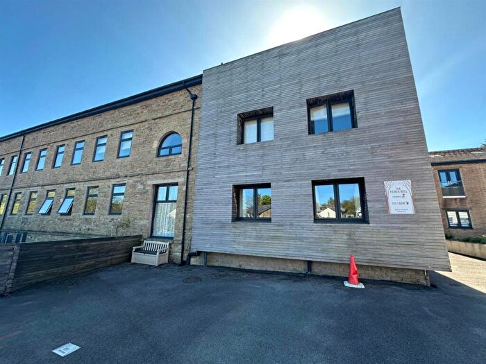 2 Bedroom Apartment For Sale In Holcombe Road, Rossendale, BB4