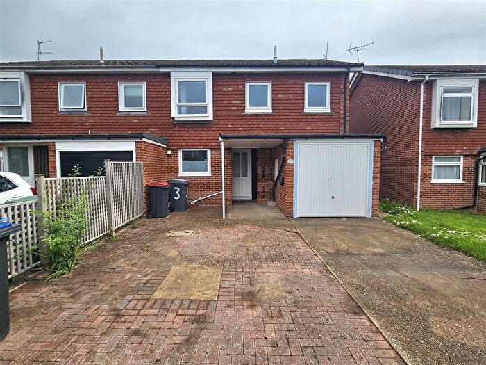 4 Bedroom Semi-Detached House To Rent In Rushmead Close, Canterbury, CT2