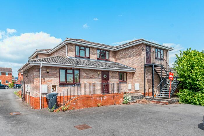 1 Bedroom Flat To Rent In Deansway, Bromsgrove, Worcestershire, B61