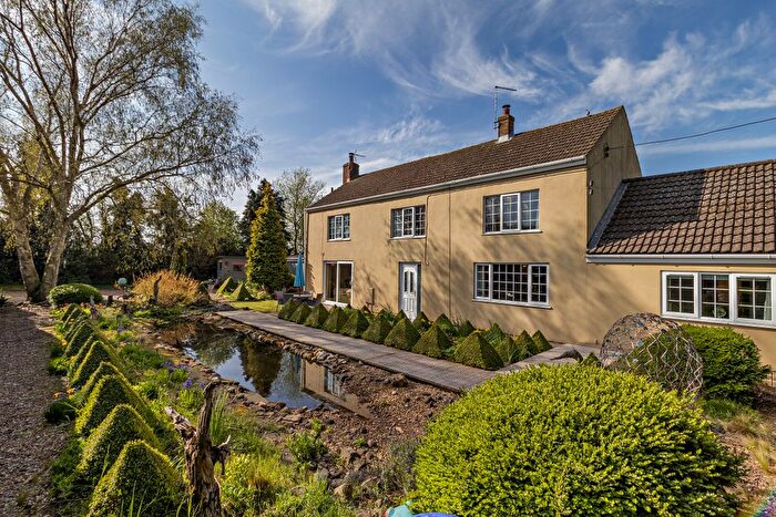 4 Bedroom Farmhouse For Sale In Field Lane, Wroot, Doncaster, DN9