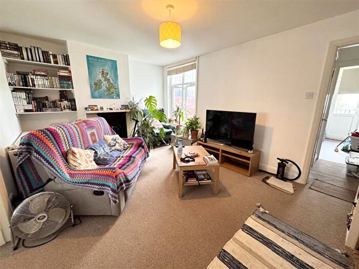 1 Bedroom Flat To Rent In Whippingham Road, Brighton, BN2