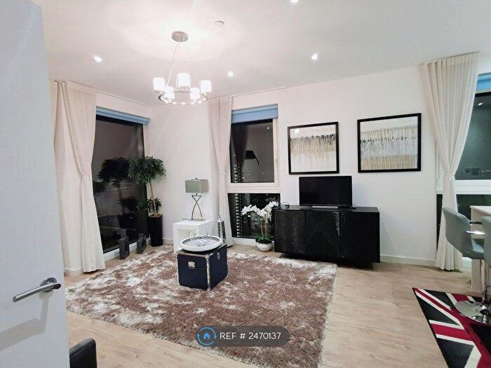 2 Bedroom Flat To Rent In Bailey Street, London, SE8
