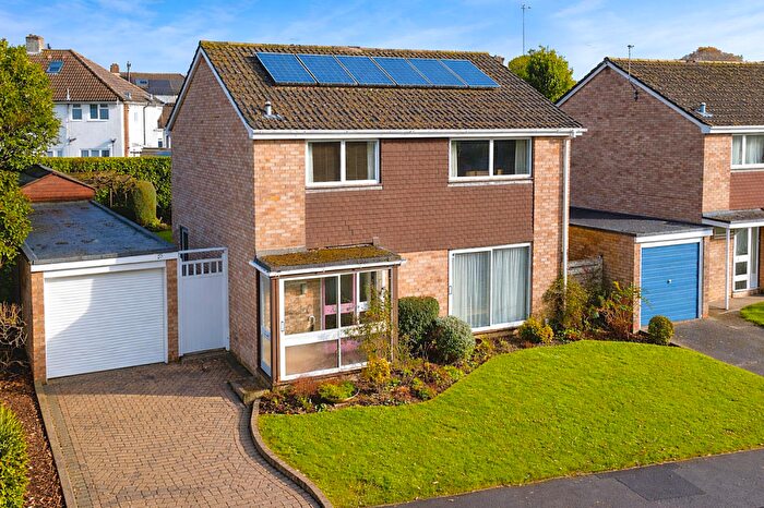 4 Bedroom Detached House For Sale In The Crofts, Leverstock Green, Hemel Hempstead, HP3