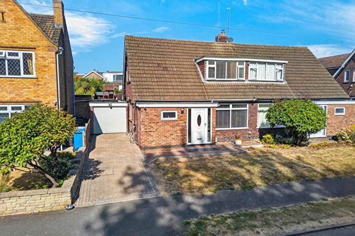 3 Bedroom Semi-Detached House For Sale In Cheyne Walk, Kettering, NN15