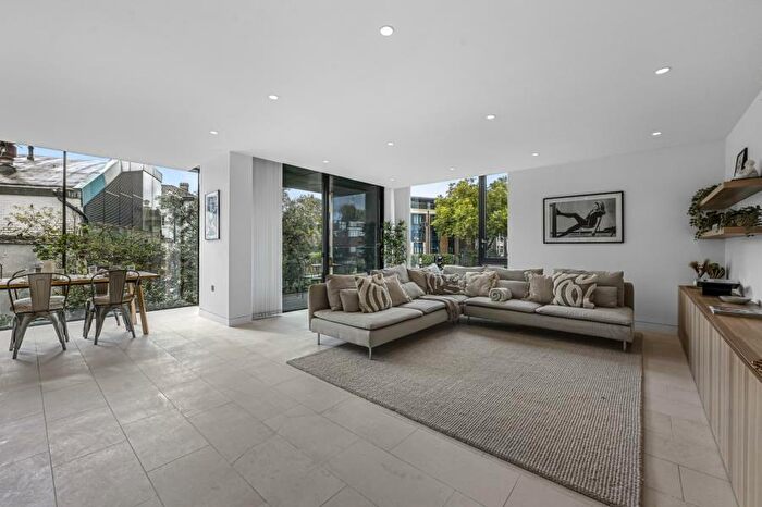 3 Bedroom Flat To Rent In Oval Road, Primrose Hill, NW1