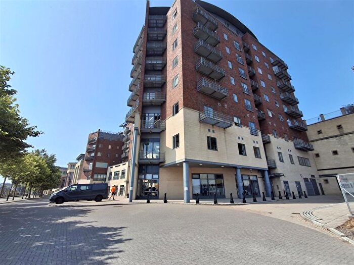 2 Bedroom Flat For Sale In St Ann's Quay, Quayside, Newcastle Upon Tyne, NE1