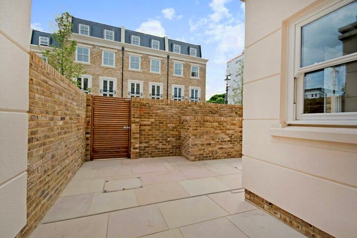 5 Bedroom Property To Rent In Sulivan Road, South Park, London, SW6