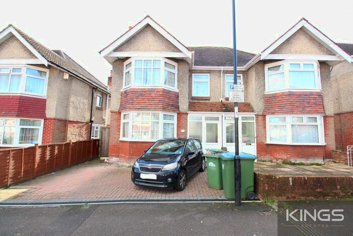 4 Bedroom Semi-Detached House To Rent In Granby Grove, Southampton, SO17