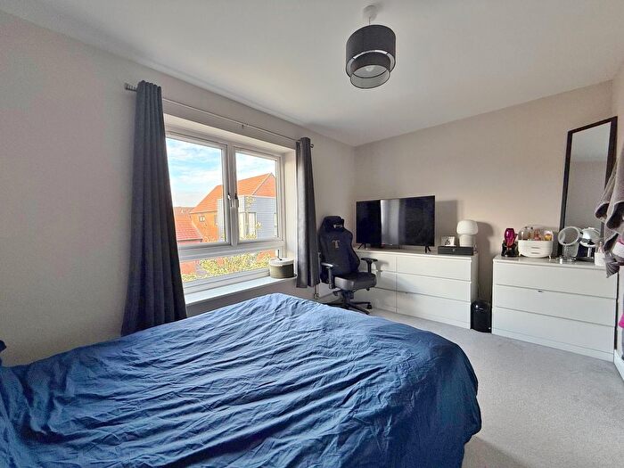 3 Bedroom Semi-Detached House For Sale In Chalk Way, Drayton, PO6