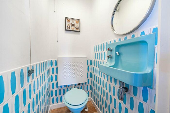 2 Bedroom Detached Bungalow For Sale In Hook, Warsash, SO31