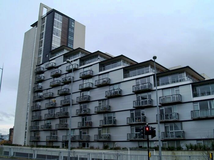 2 Bedroom Apartment To Rent In Mavisbank Gardens, /, G51