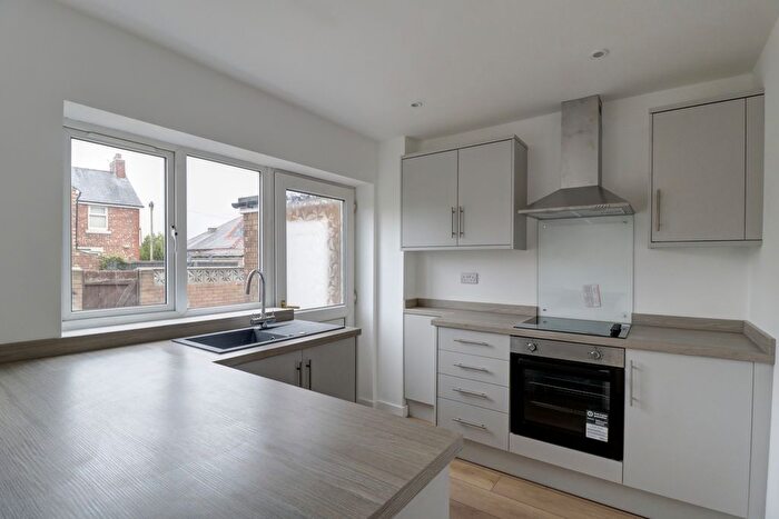 3 Bedroom Semi-detached House For Sale In Wyndene Grove, Preston, PR4