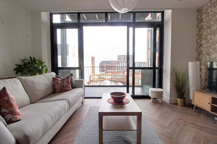 1 Bedroom Apartment To Rent In Priory House, Gooch Street North, Birmingham City Centre, B5