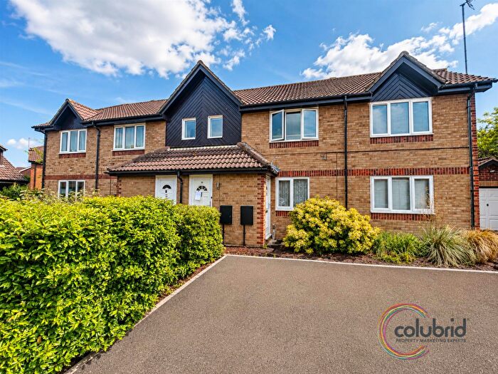 2 Bedroom Maisonette For Sale In Wilshire Avenue, Chelmer Village, Chelmsford, CM2