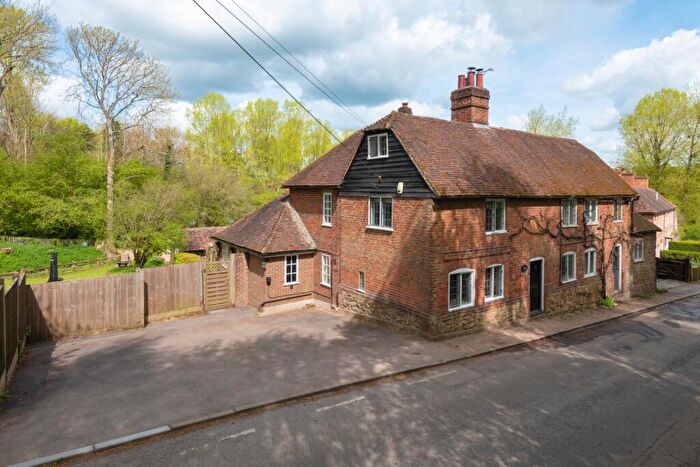 4 Bedroom Semi-Detached House For Sale In Vine Cottages, Lower Street, Maidstone, ME17