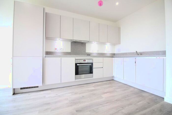 2 Bedroom Flat To Rent In Argyle Avenue, Hounslow, TW3
