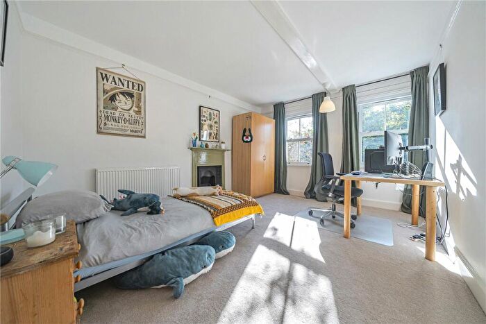 5 Bedroom Detached House For Sale In Bath Road, Speen, Newbury, Berkshire, RG14