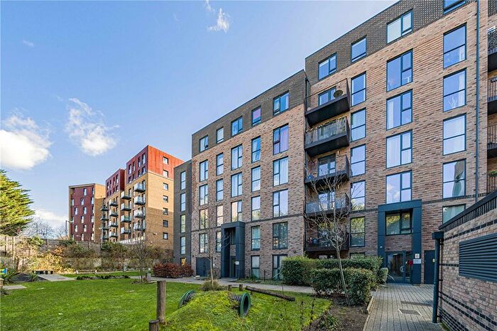 2 Bedroom Property For Sale In River Rise Close, London, SE8