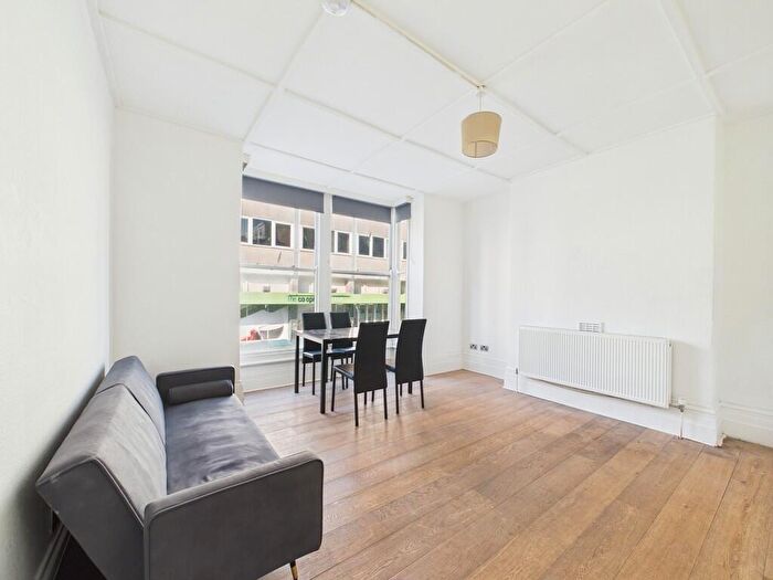 3 Bedroom Flat To Rent In Waterloo Street, Hove, BN3
