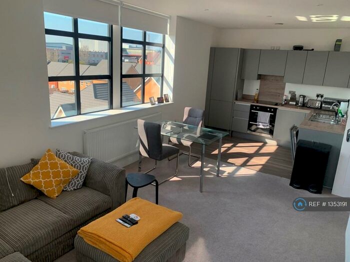 2 Bedroom Flat To Rent In Lilly Court, Basingstoke, RG21