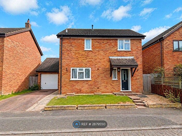 3 Bedroom Detached House To Rent In Broomlee, Milton Keynes, MK13