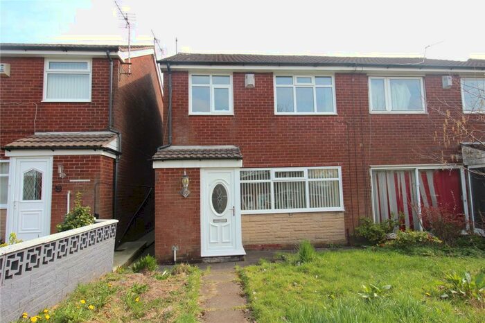 3 Bedroom Semi-Detached House To Rent In Garforth Street, Chadderton, Oldham, OL9