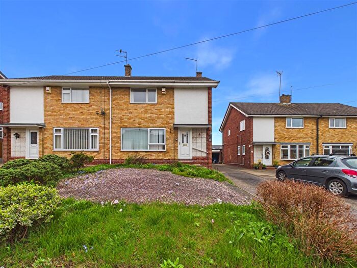 3 Bedroom Semi-detached House For Sale In St. Stephens Close, Willerby, Hull, HU10