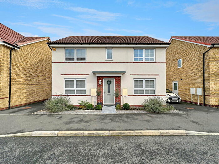 4 Bedroom Detached House For Sale In Gladstone Road, Melksham, SN12
