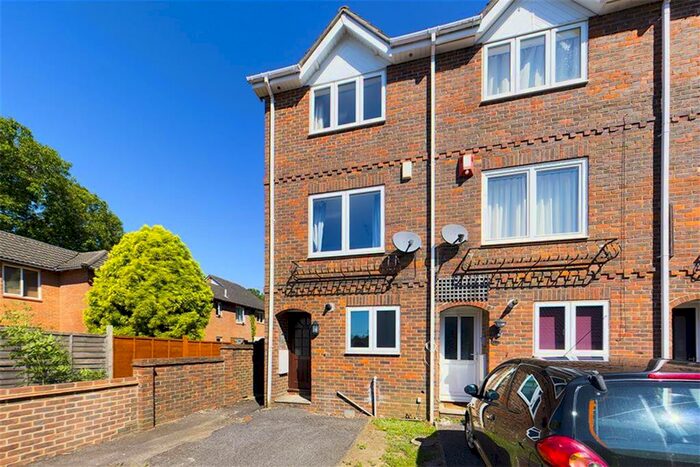 4 Bedroom Private Hall To Rent In Berkeley Close, Southampton, SO15