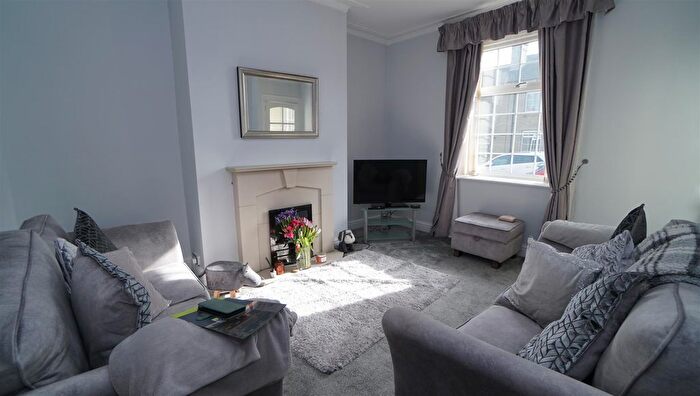 3 Bedroom Terraced House For Sale In Marlborough Road, Idle, Bradford, BD10