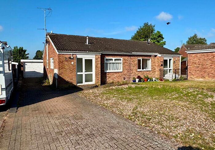 2 Bedroom Semi-Detached Bungalow For Sale In No Chain - Cabot Close, Rothwell, NN14
