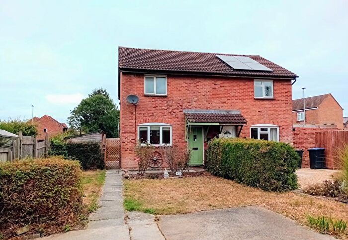 3 Bedroom Semi-Detached House To Rent In Danvers Mead, Chippenham, SN15