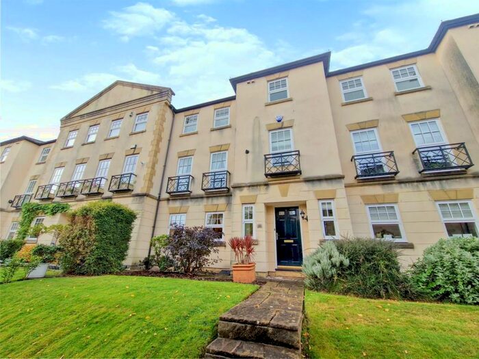 4 Bedroom Terraced House For Sale In The Piazza, Standen Park A