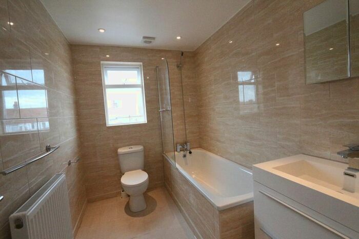 4 Bedroom Flat To Rent In Lyndhurst Road, London, N22
