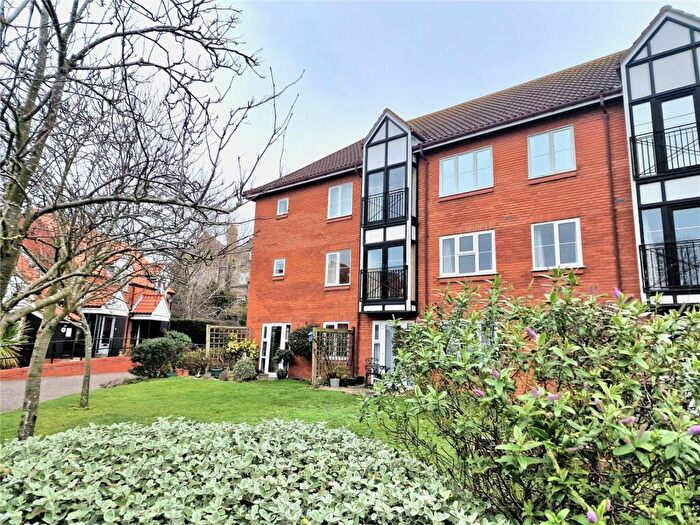 2 Bedroom Flat For Sale In Ashdown Court, Cromer, NR27