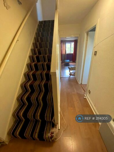 2 Bedroom Maisonette To Rent In Jerviston Court, Motherwell, ML1