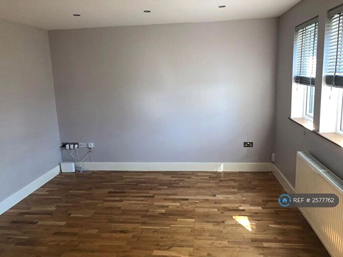 4 Bedroom Semi-Detached House To Rent In Chester Road Loughton Essex, Loughton, IG10