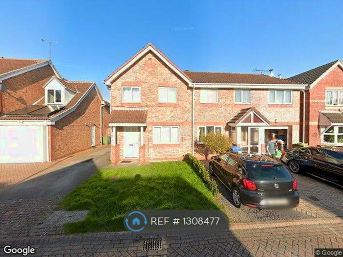 3 Bedroom Semi-Detached House To Rent In Hillcrest Drive, Beverley, HU17