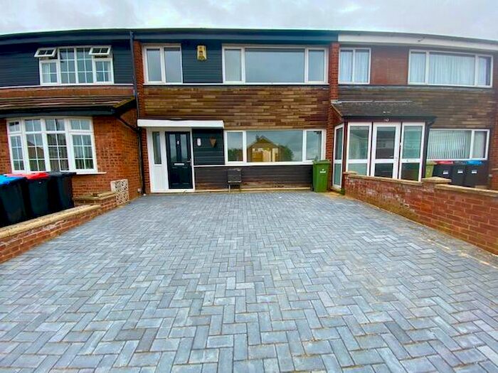 3 Bedroom House To Rent In Westminster Drive, Bletchley, Milton Keynes, MK3