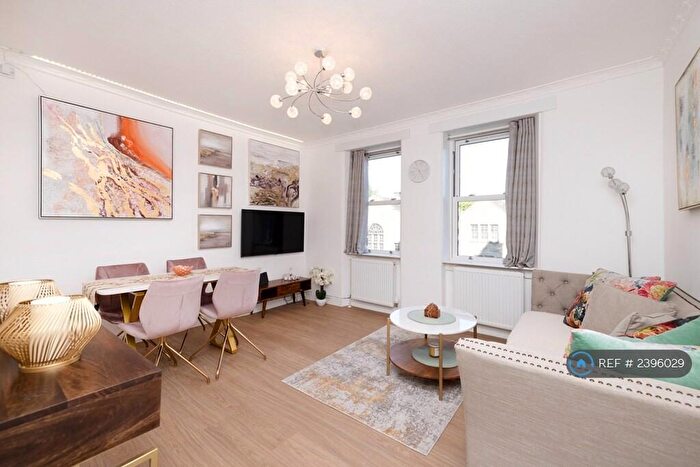 2 Bedroom Flat To Rent In Bernard Terrace, Edinbuirgh, EH8