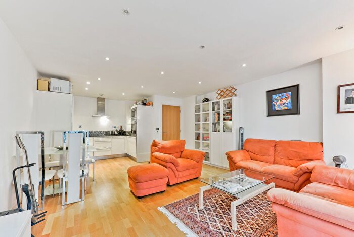 1 Bedroom Flat To Rent In Millharbour, London, E14