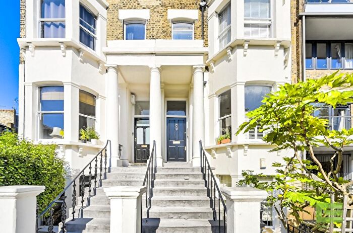 2 Bedroom Flat For Sale In Stormont Road, London, SW11