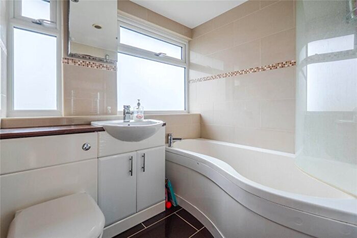 3 Bedroom Terraced House For Sale In The Chilterns, Kensworth, Beds, LU6