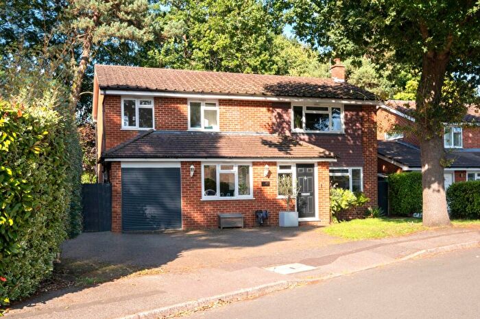 4 Bedroom Detached House For Sale In Netherby Park, Weybridge, KT13