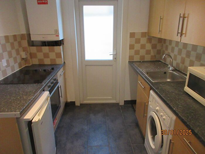 2 Bedroom Flat To Rent In Cann Hall Road, London, E11