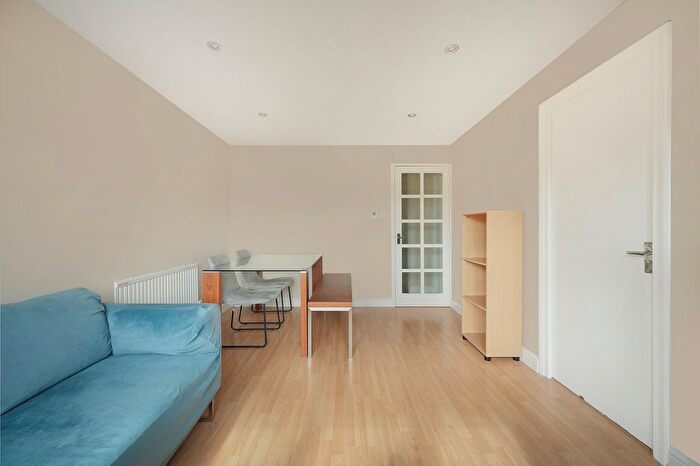 1 Bedroom Flat To Rent In John Maurice Close, Walworth, SE17