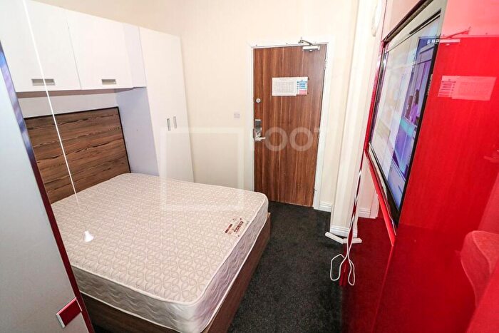 Flat To Rent In Sunbridge Halls, Bradford, BD1