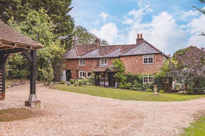 4 Bedroom Detached House For Sale In Amersham Road, Chalfont St Peter, SL9