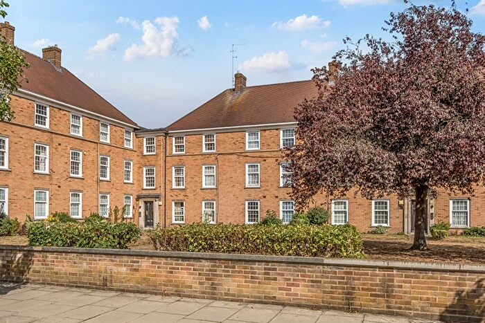 2 Bedroom Flat For Sale In London Road, Enfield, EN2